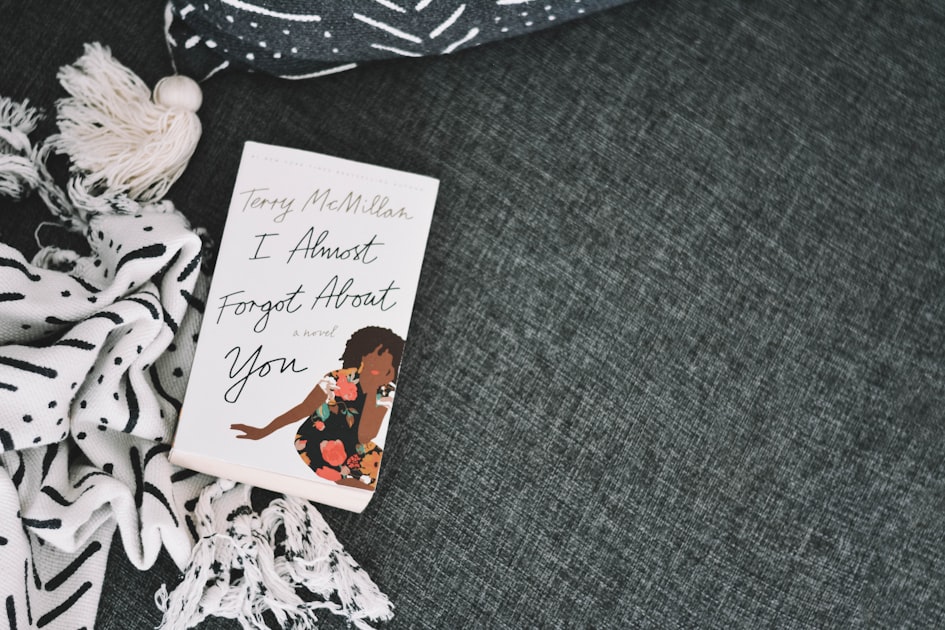 Creating a Cozy Book Club Atmosphere